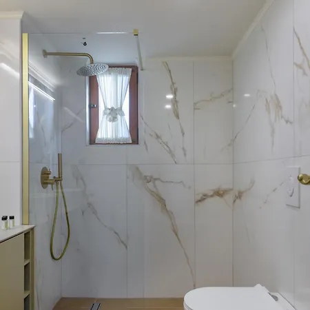 Araucaria Private Pool Jacuzzi Seaview 레팀노