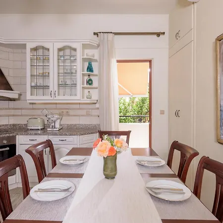 Villa Araucaria - Private Pool, Jacuzzi, Sea View