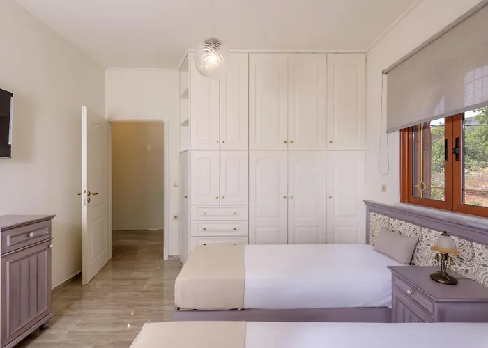 Вилла Araucaria Private Pool Jacuzzi Seaview Ретимно